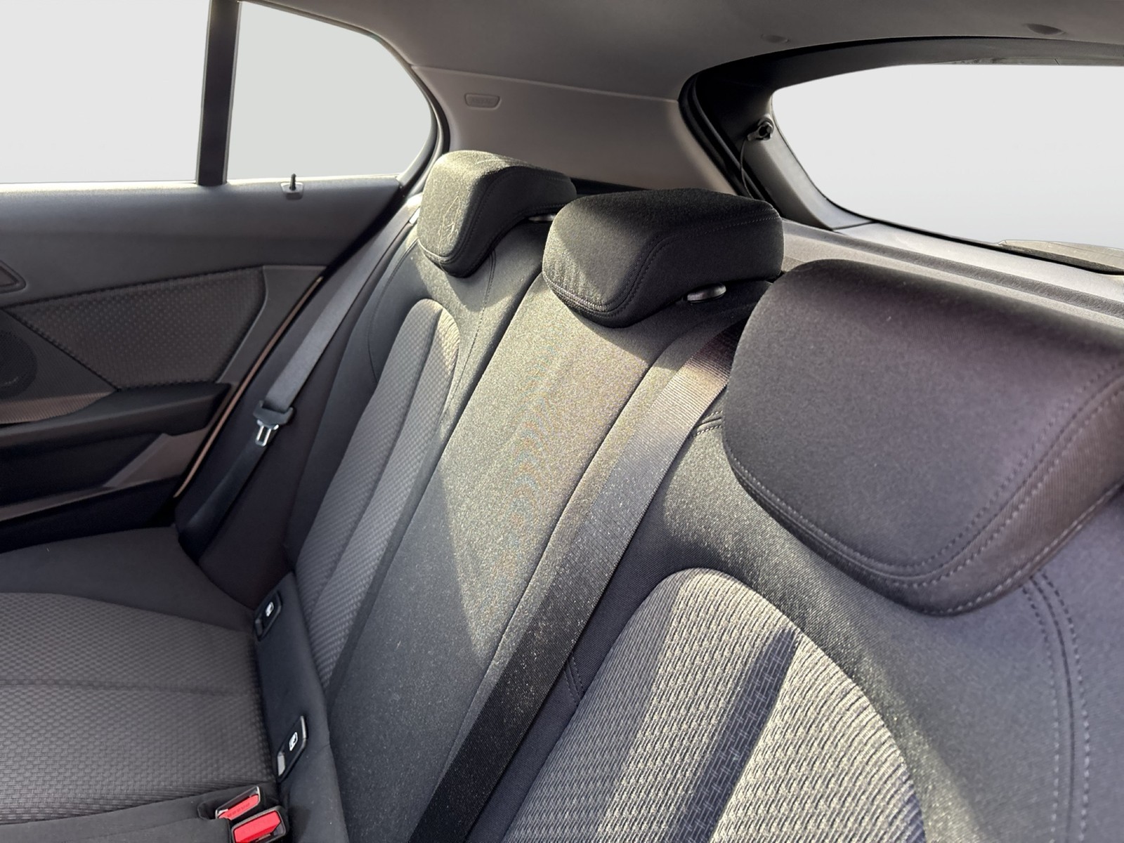 BMW 116 i ADVANTAGE ALU SITZHEIZ. TEMPOMAT EINPARKH.