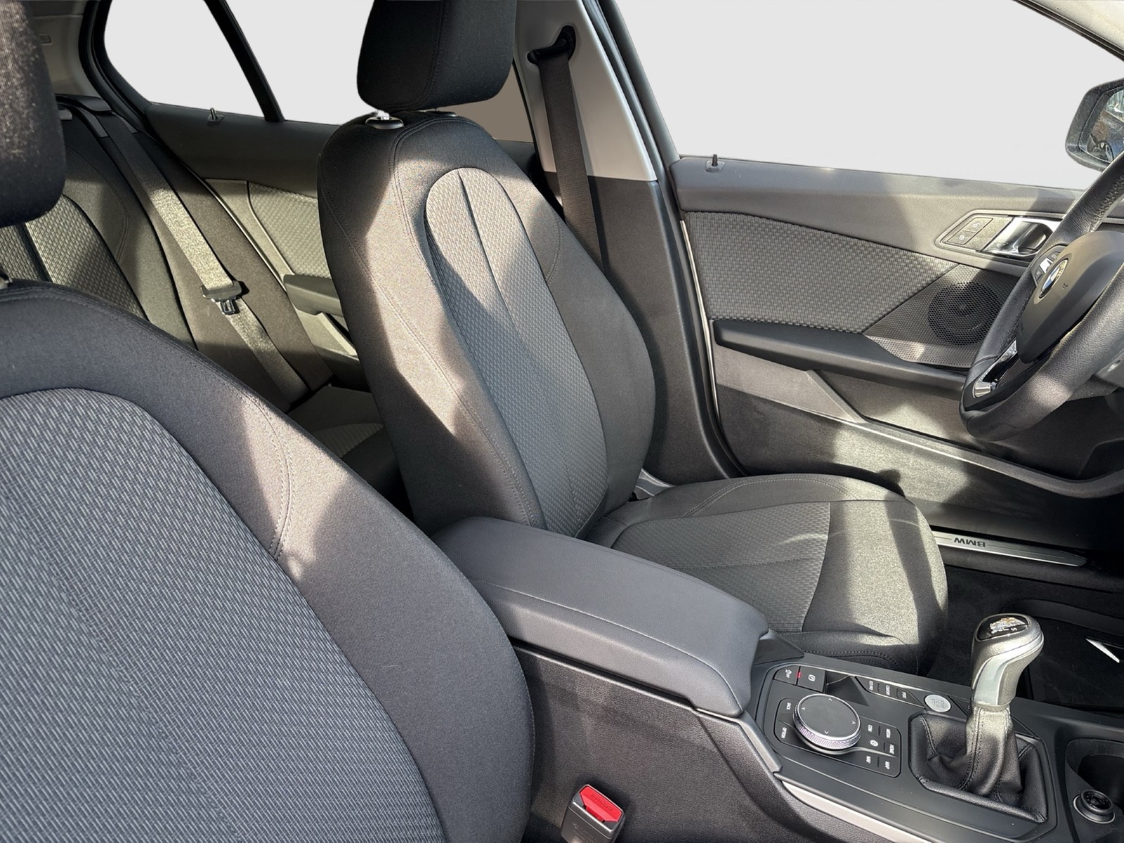 BMW 116 i ADVANTAGE ALU SITZHEIZ. TEMPOMAT EINPARKH.