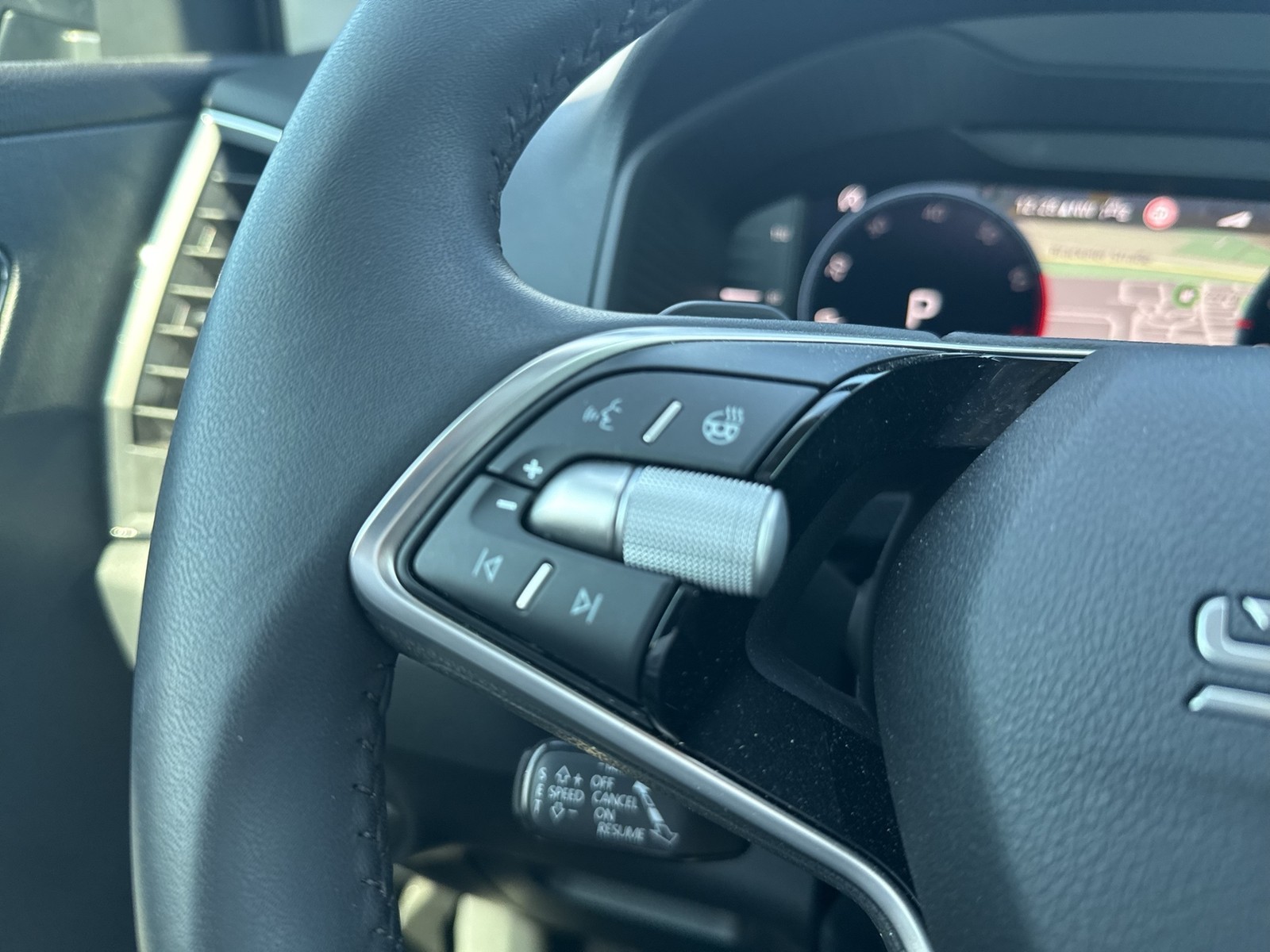 Skoda Karoq 1.5 TOUR PANO AHK 360°CAM ACC MATRIX NAVI