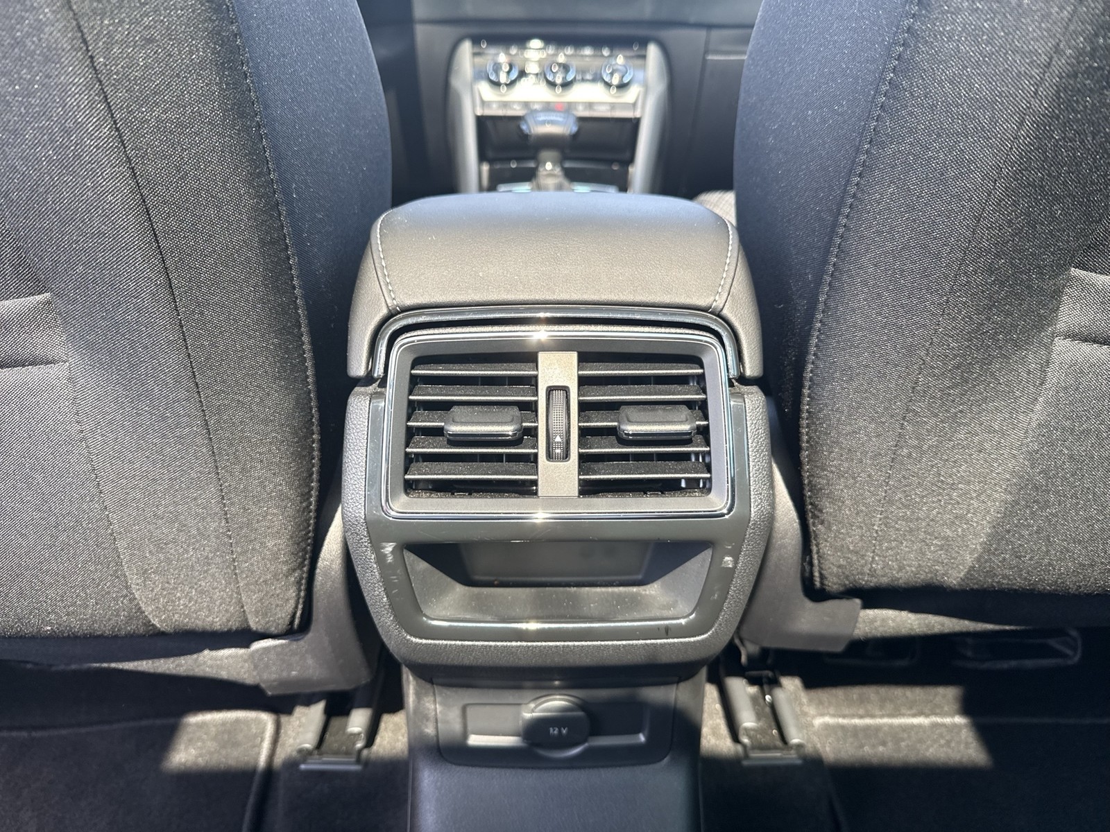 Skoda Karoq 1.5 TOUR PANO AHK 360°CAM ACC MATRIX NAVI