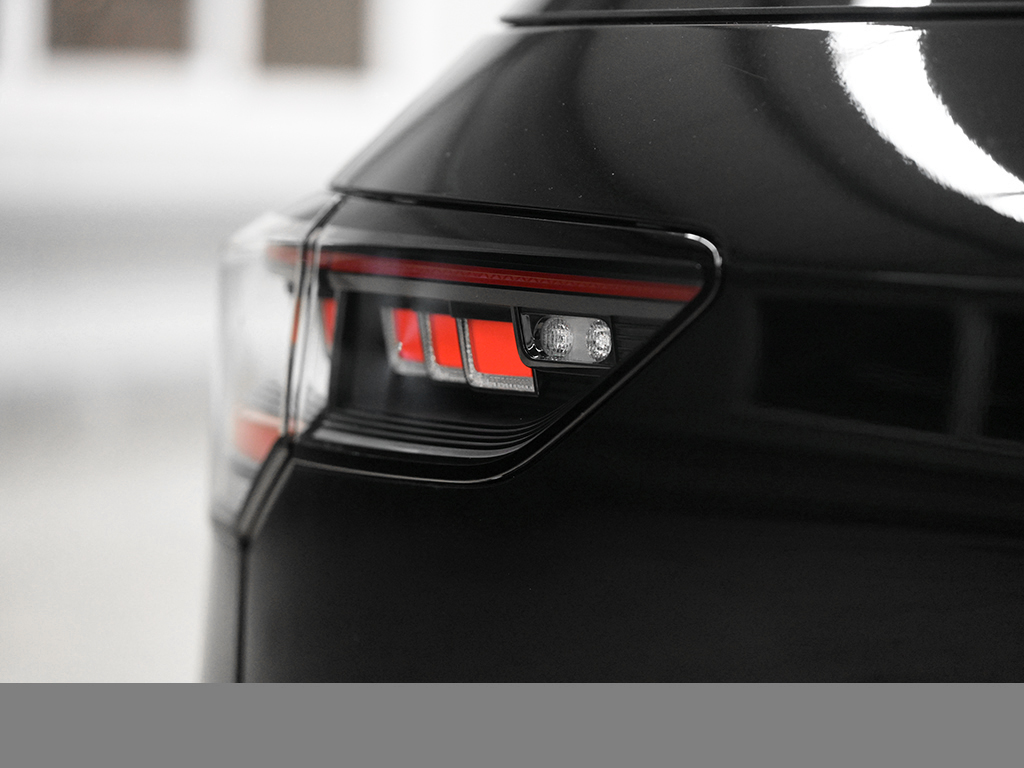 Volkswagen Golf VIII 1.5 eTSI R-LINE BLACK STYLE CAM LM18