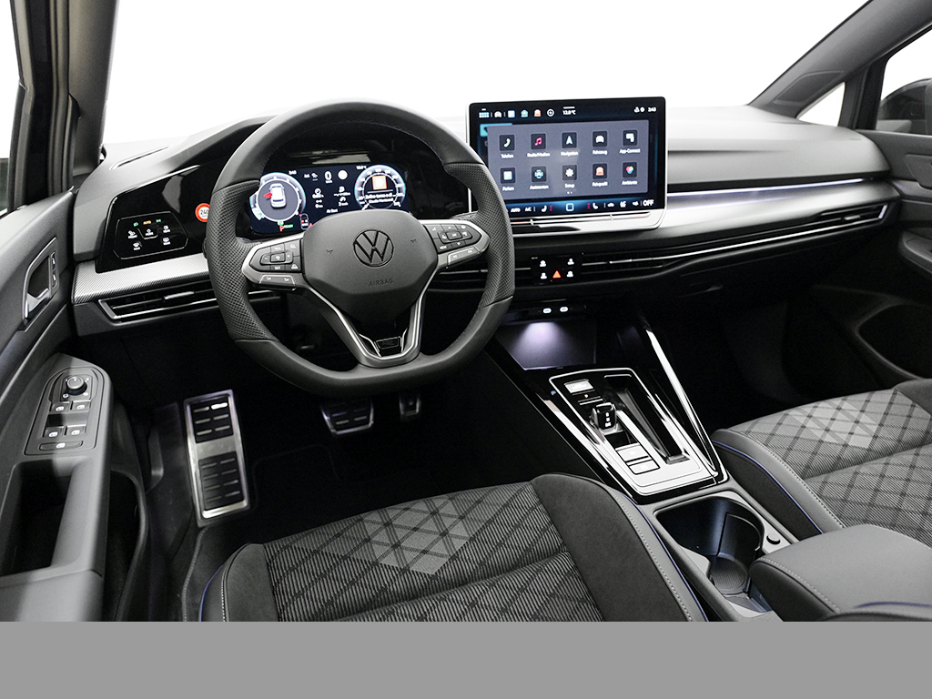 Volkswagen Golf VIII 1.5 eTSI R-LINE BLACK STYLE CAM LM18