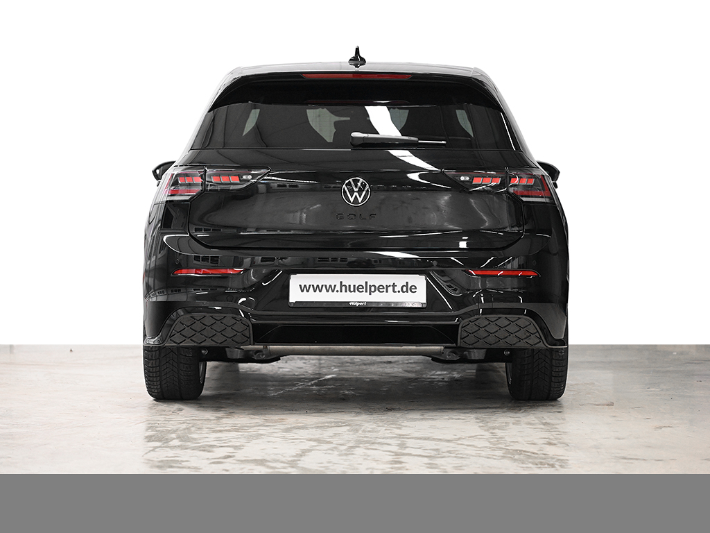 Volkswagen Golf VIII 1.5 eTSI R-LINE BLACK STYLE CAM LM18