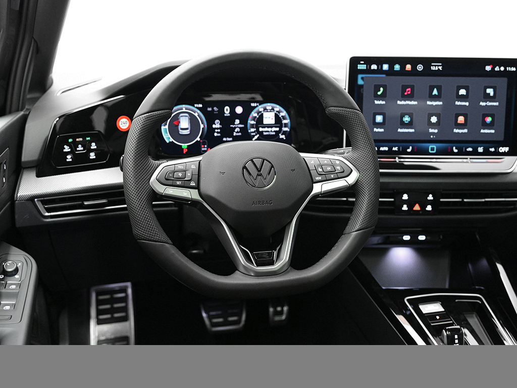 Volkswagen Golf Variant VIII 2.0 R-LINE BLACKSTYLE PANO CAM