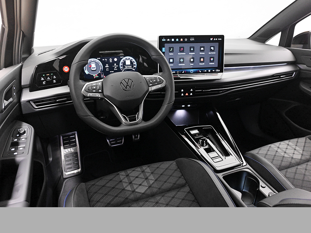 Volkswagen Golf VIII 1.5 eTSI R-LINE BLACK STYLE CAM LM18