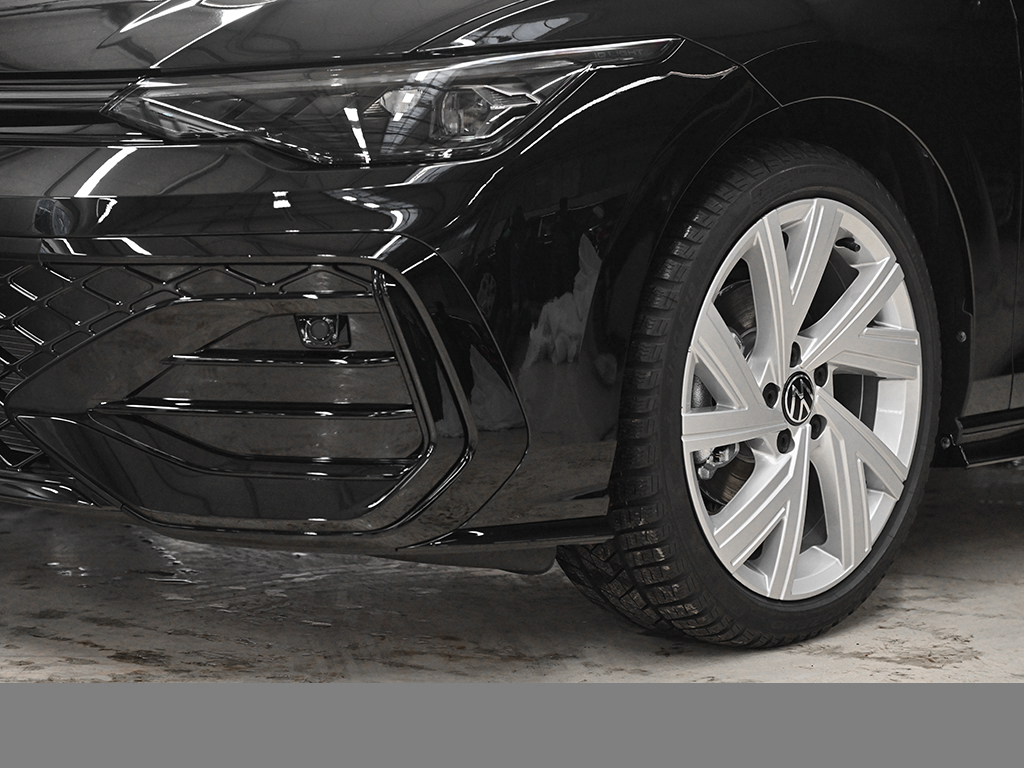 Volkswagen Golf VIII 1.5 eTSI R-LINE BLACK STYLE CAM LM18