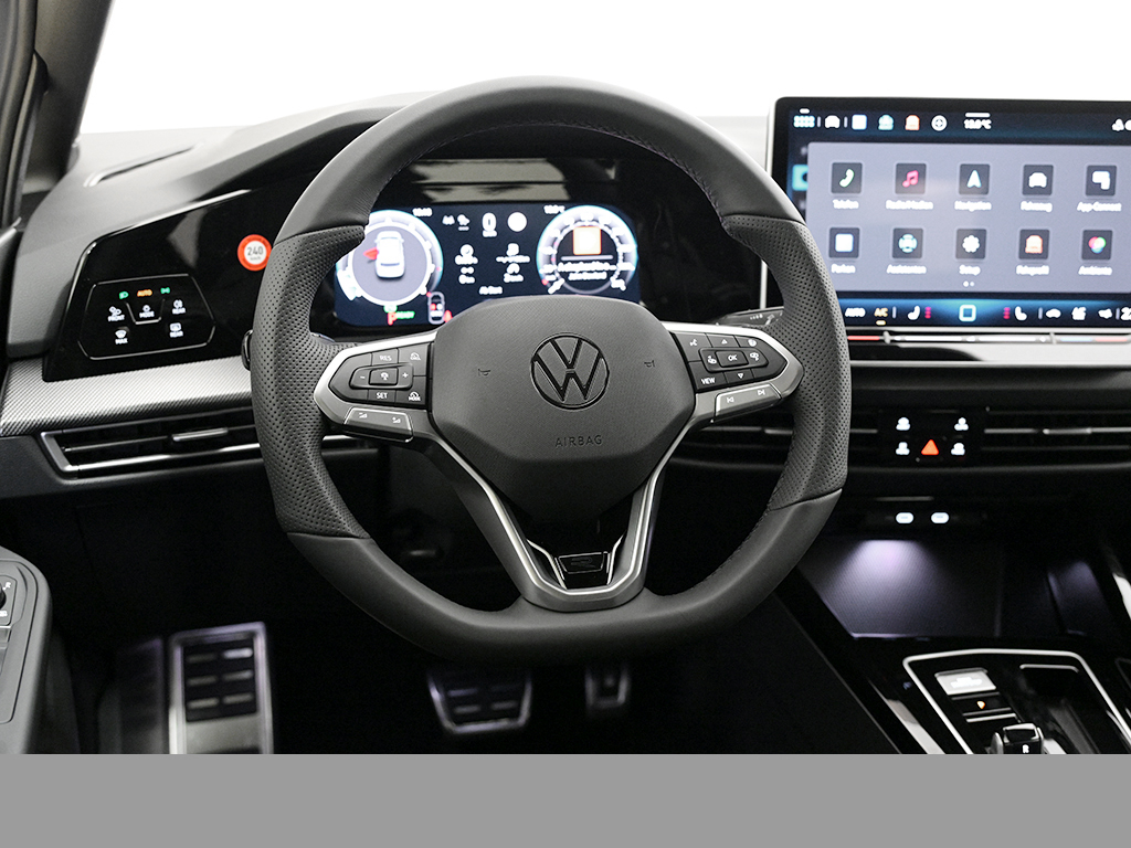 Volkswagen Golf VIII 1.5 eTSI R-LINE BLACK STYLE CAM LM18