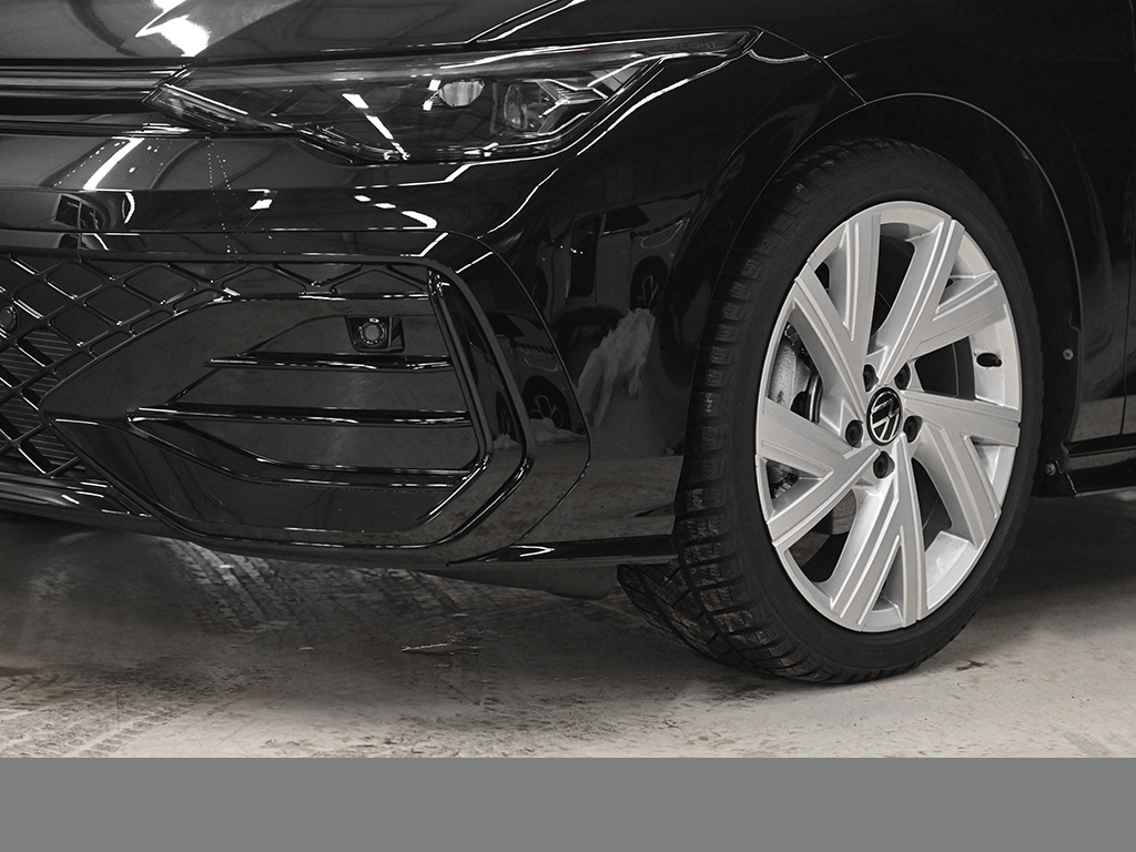 Volkswagen Golf VIII 1.5 eTSI R-LINE BLACK STYLE CAM LM18