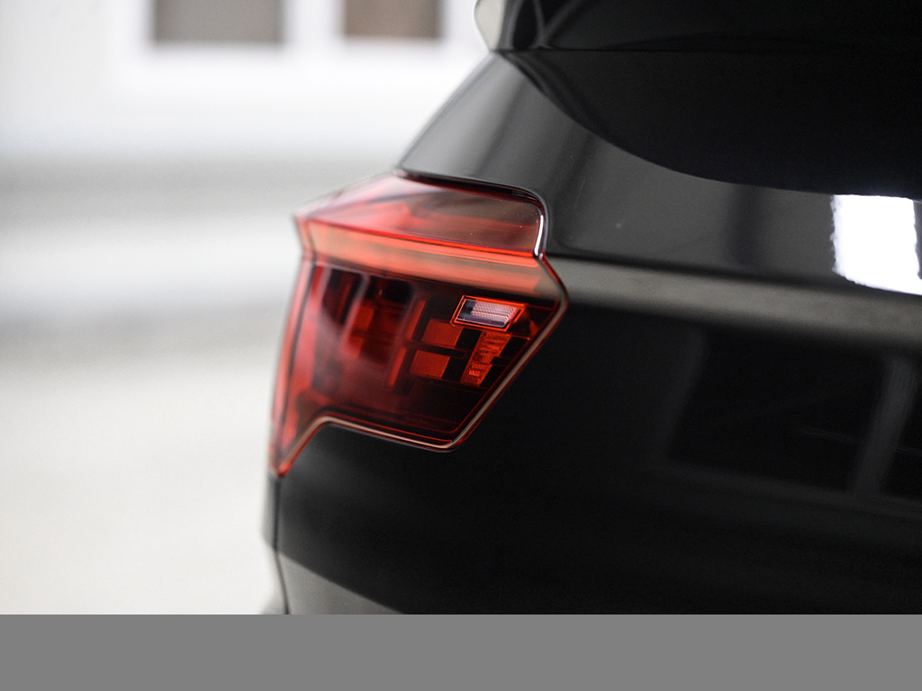 Volkswagen T-Roc Cabriolet 1.5 R-LINE BLACKSTYLE LEDER LM19