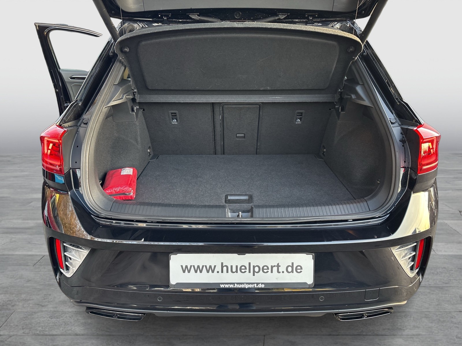 Volkswagen T-Roc 1.5 R-LINE BLACK STYLE BEATS AHK ACC LM19