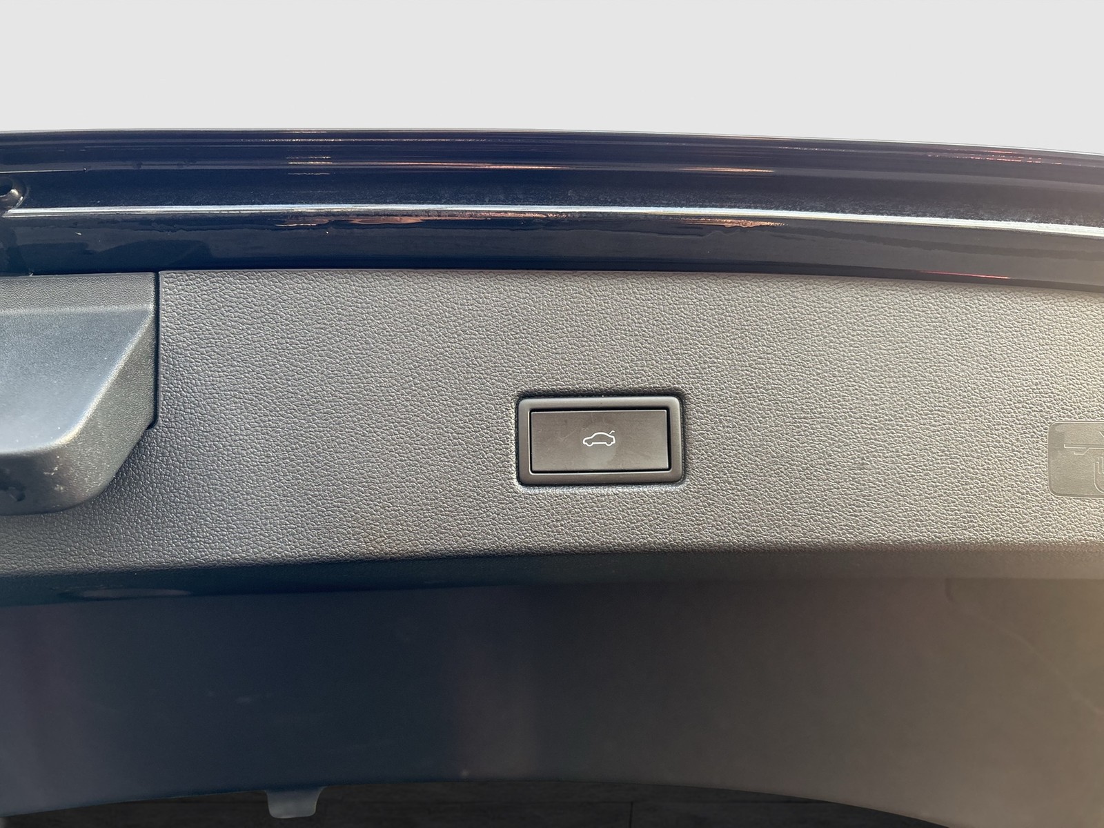 Volkswagen T-Roc 1.5 R-LINE BLACK STYLE BEATS AHK ACC LM19