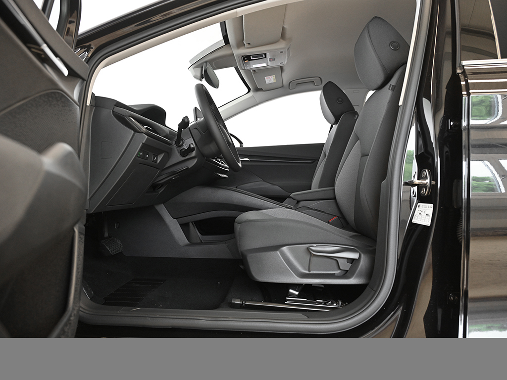 Skoda Elroq 50 Tour ACC PDC Smartlink RFK