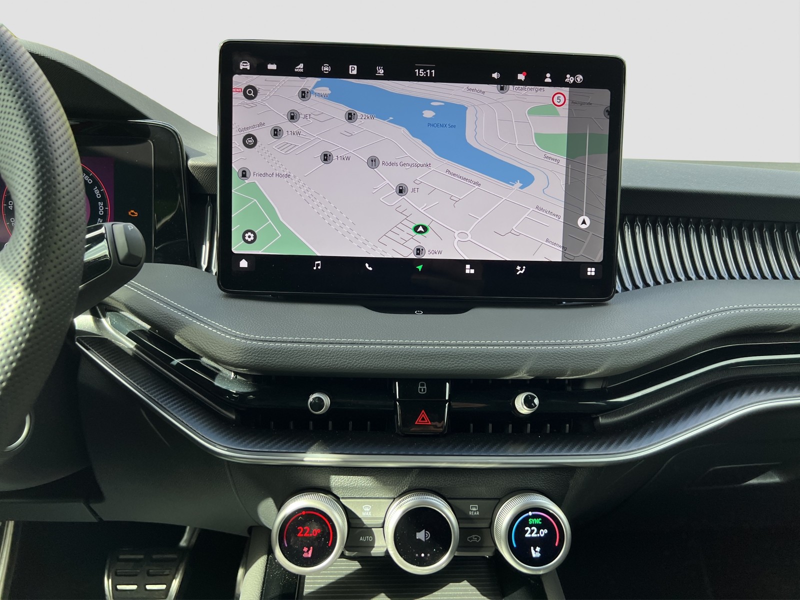 Skoda Superb Combi 1.5 iV SPORTLINE AHK 360°CAM LM19