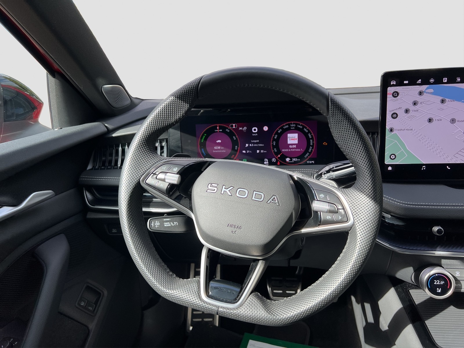 Skoda Superb Combi 1.5 iV SPORTLINE AHK 360°CAM LM19