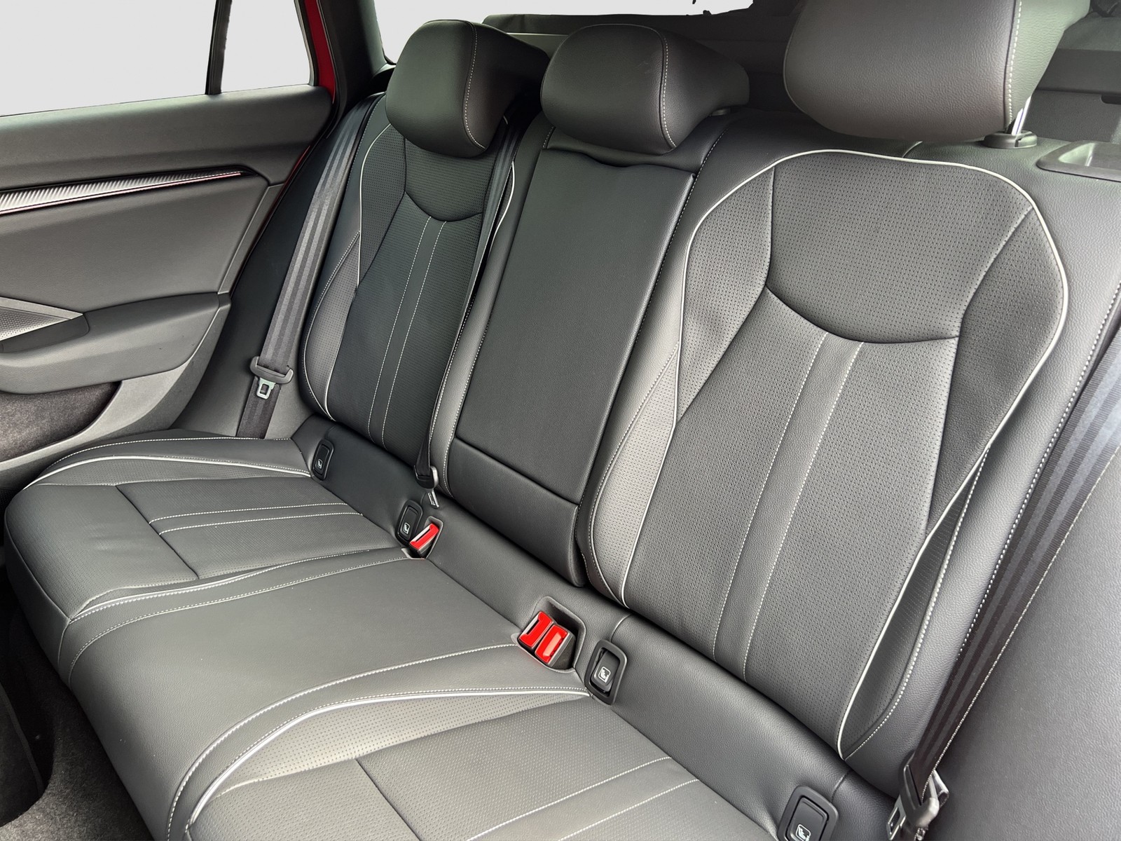 Skoda Superb Combi 1.5 iV SPORTLINE AHK 360°CAM LM19