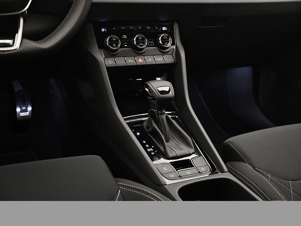 Skoda Karoq 2.0 SPORTLINE DSG AHK MATRIXLED KEYLESS