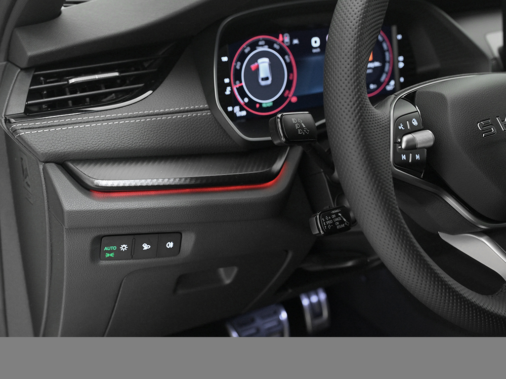 Skoda Octavia Combi 1.5TSI DSG mHEV Sportline AHK HuD ACC NAV PLA 360GRAD