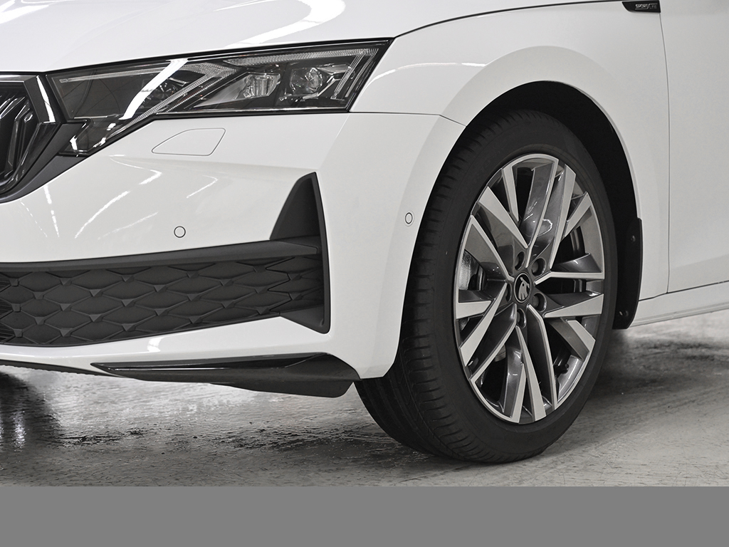 Skoda Octavia Combi 1.5TSI DSG mHEV Sportline AHK HuD ACC NAV PLA 360GRAD