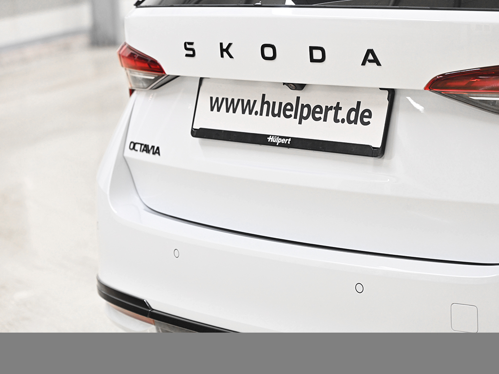 Skoda Octavia Combi 1.5TSI DSG mHEV Sportline AHK HuD ACC NAV PLA 360GRAD