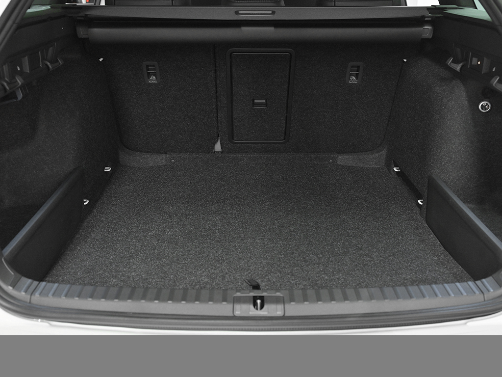 Skoda Octavia Combi 1.5TSI DSG mHEV Sportline AHK HuD ACC NAV PLA 360GRAD