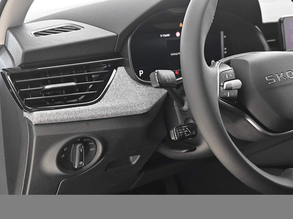 Skoda Kamiq 1.0 TOUR DSG AHK eKLAPPE MATRIXLED LM17