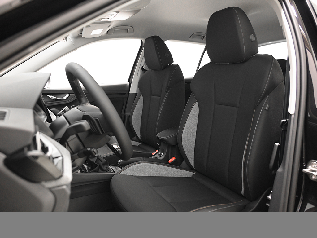 Skoda Kamiq 1.5 TOUR DSG AHK eKLAPPE NAVI CAM KEYLESS