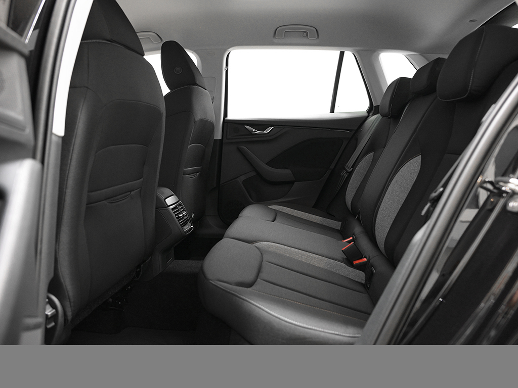 Skoda Kamiq 1.5 TOUR DSG AHK eKLAPPE NAVI CAM KEYLESS