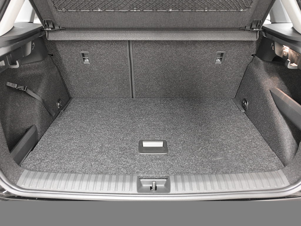 Skoda Kamiq 1.5 TOUR DSG AHK eKLAPPE NAVI CAM KEYLESS