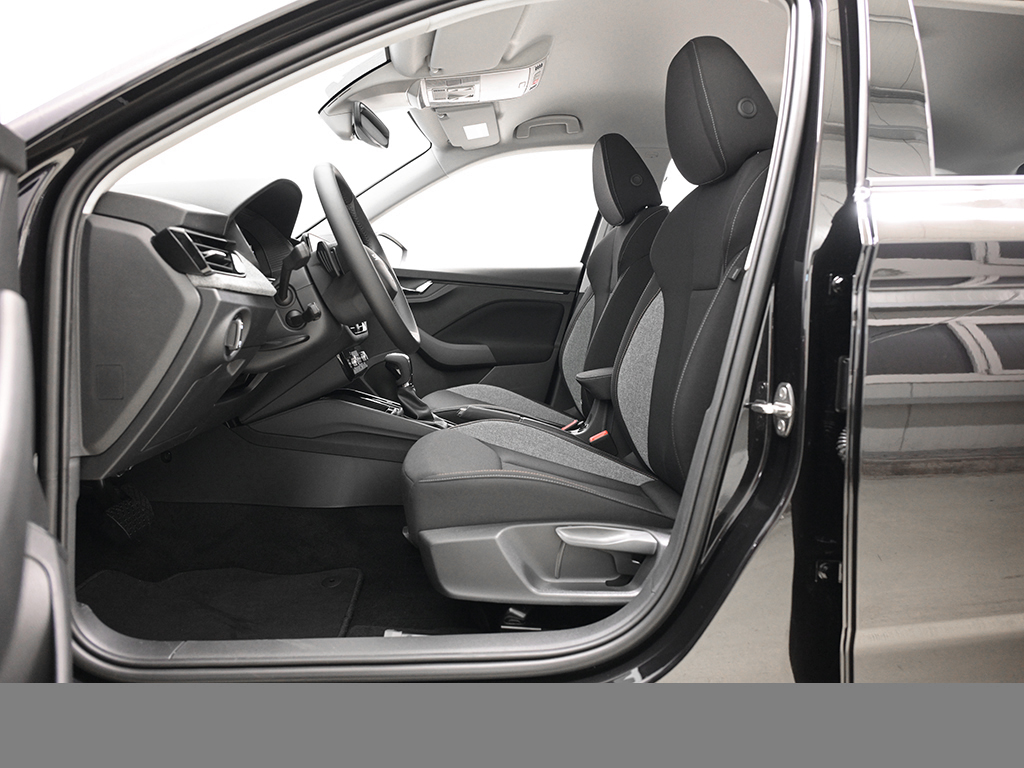 Skoda Kamiq 1.5 TOUR DSG AHK eKLAPPE NAVI CAM