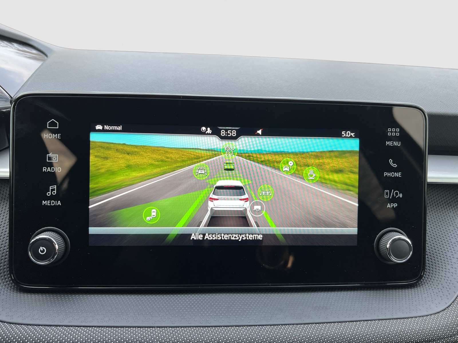 Skoda Fabia 1.5 TOUR DSG AHK LENKRAD-&SITZHZG CAM LED