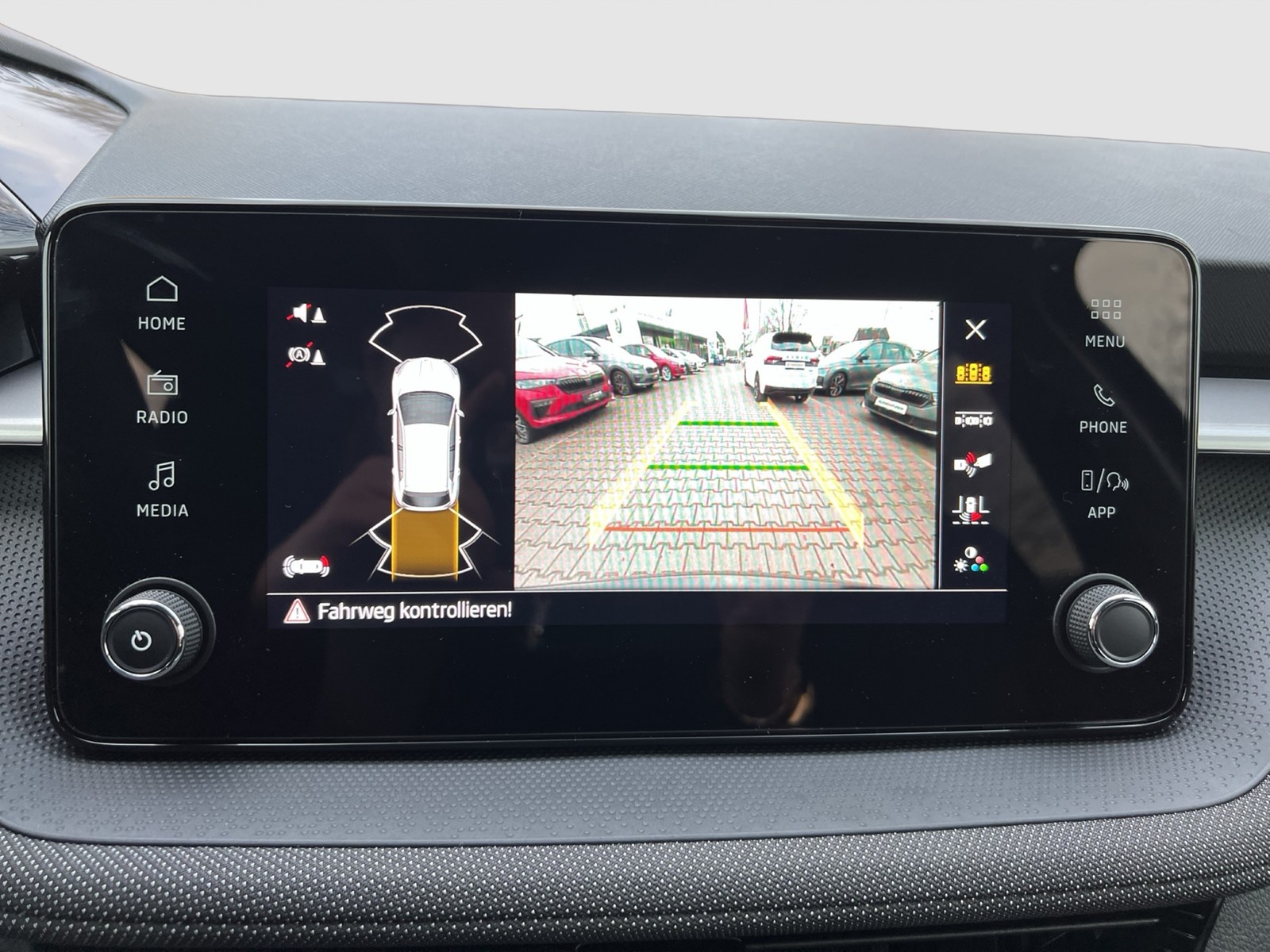 Skoda Fabia 1.5 TOUR DSG AHK LENKRAD-&SITZHZG CAM LED