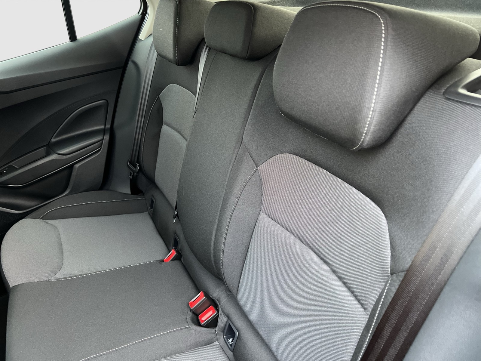 Skoda Fabia 1.5 TOUR DSG AHK LENKRAD-&SITZHZG CAM LED