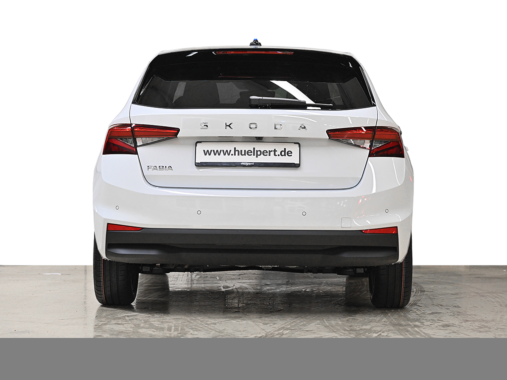 Skoda Fabia 1.5 TOUR DSG AHK LENKRAD-&SITZHZG CAM LED