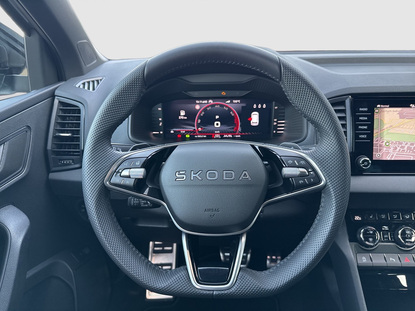 Skoda Karoq 1.5TSI DSG Sportline AHK ACC NAV RFK SHZ