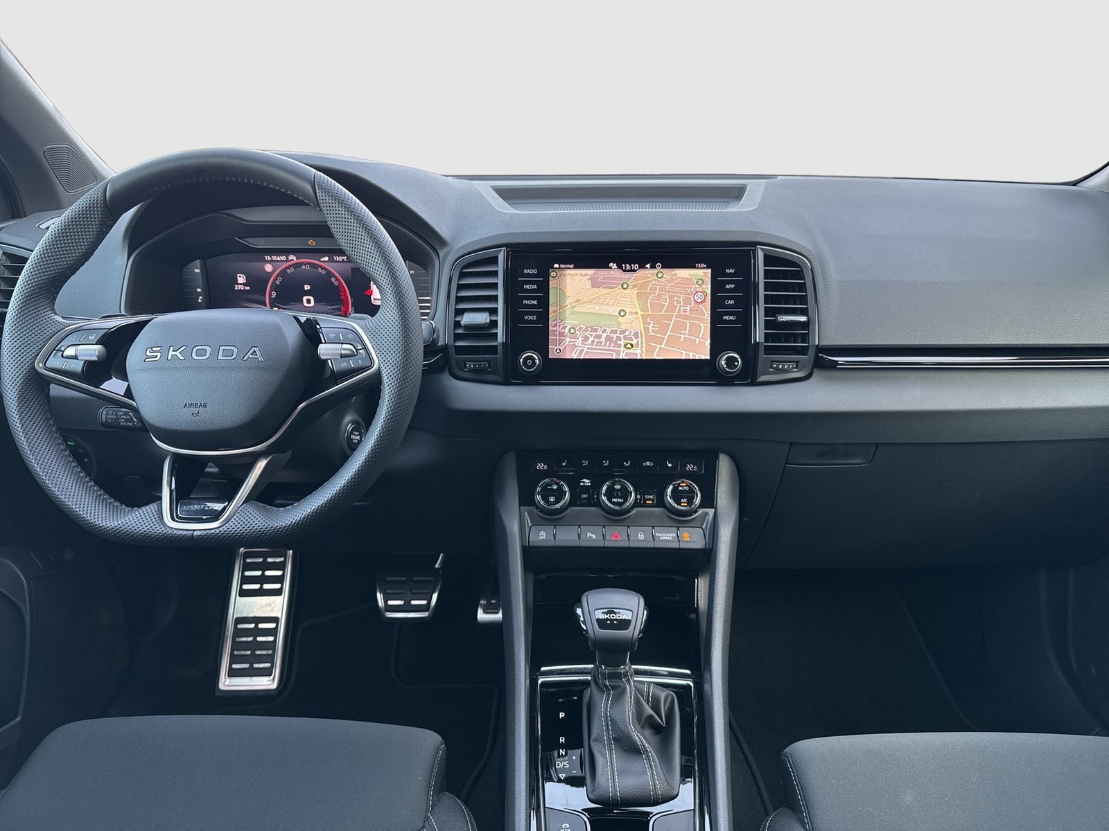 Skoda Karoq 1.5TSI DSG Sportline AHK ACC NAV RFK SHZ