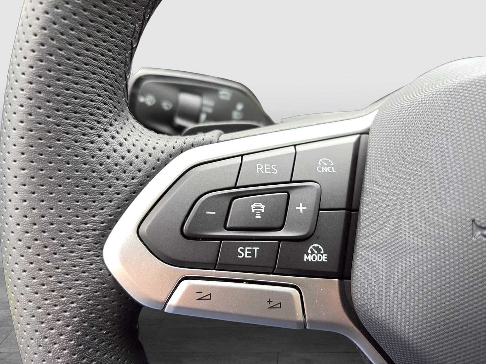 Volkswagen Passat Variant 2.0 R-LINE 4X4 NEUES MODELL PANO