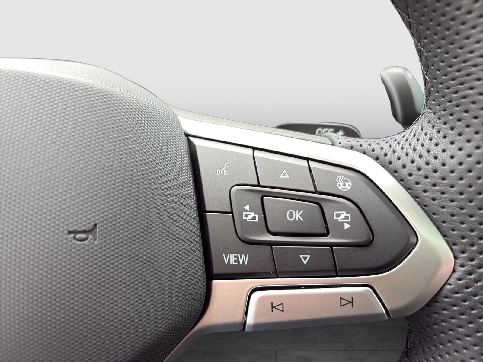 Volkswagen Passat Variant 2.0 R-LINE 4X4 NEUES MODELL PANO