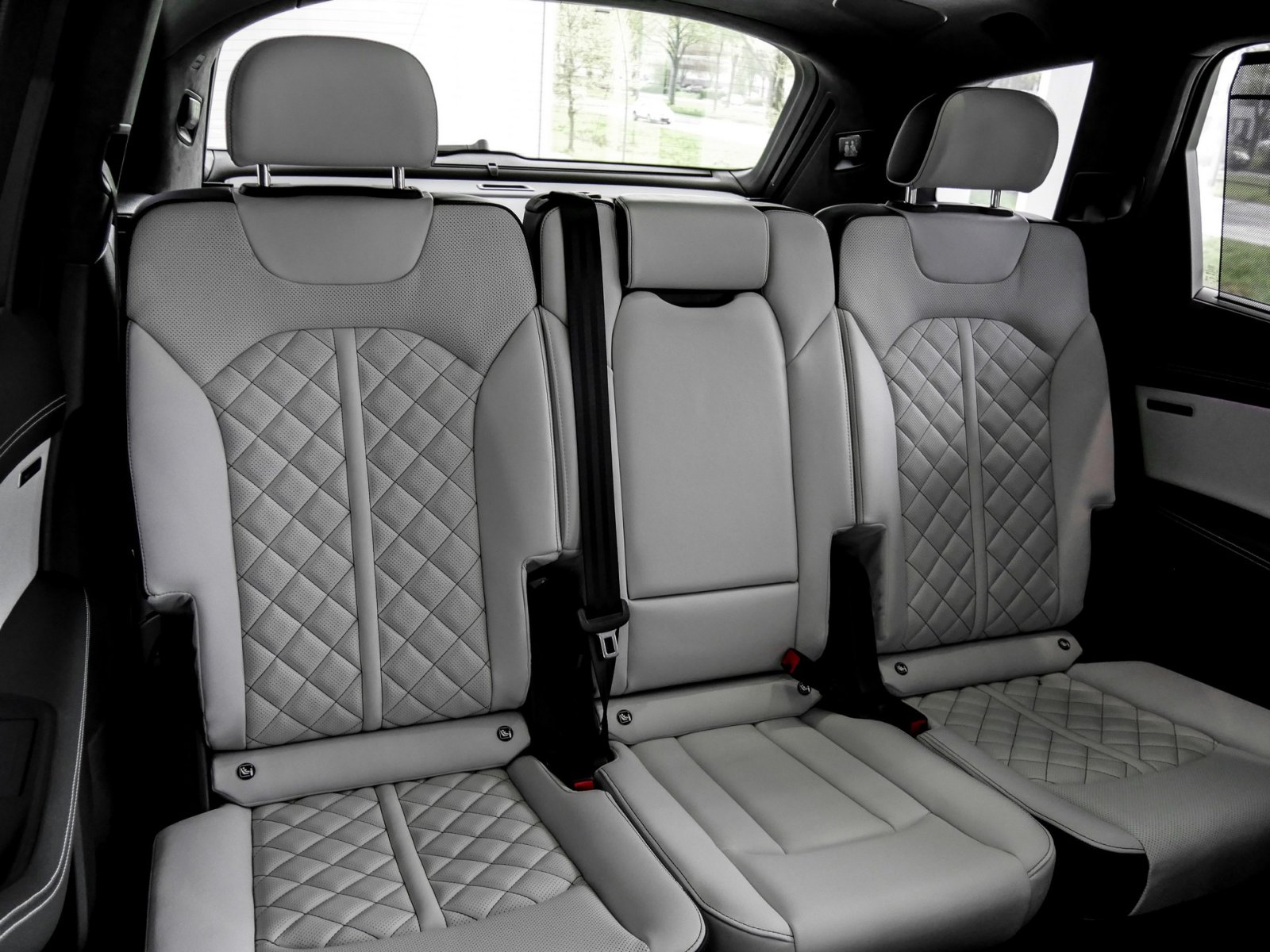 Audi SQ7 TFSI tiptronic Audi Exclusive 3.Sitzreihe+Standheizung+AHK+Pano+B&O