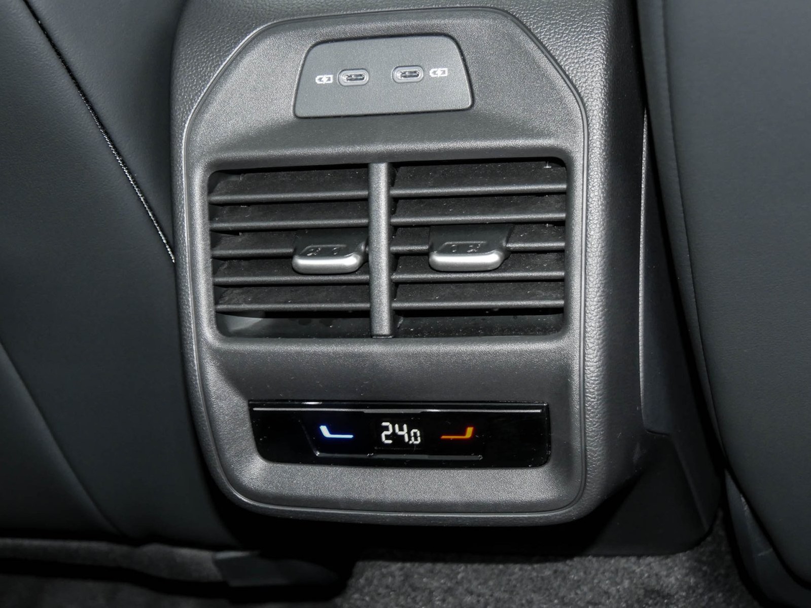 Volkswagen Passat Variant 2.0 R-LINE 4X4 NEUES MODELL LEDER