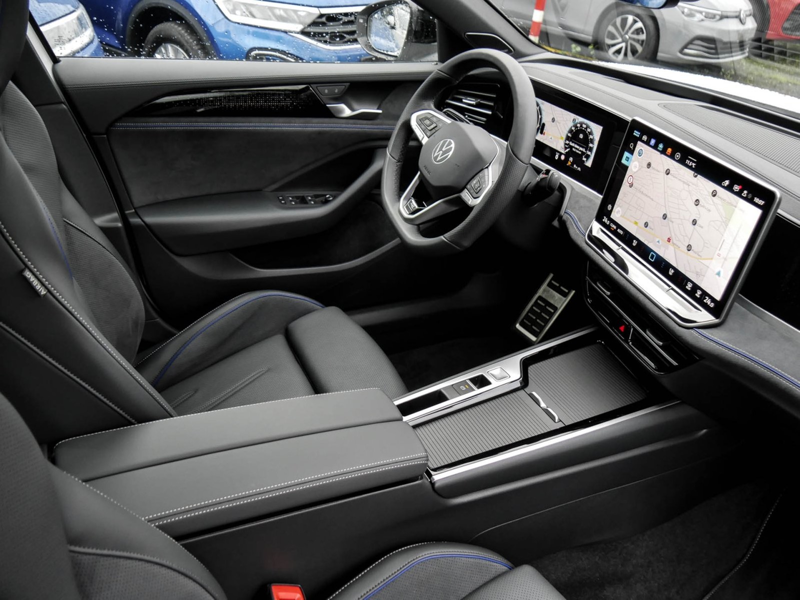 Volkswagen Passat Variant 2.0 R-LINE 4X4 NEUES MODELL LEDER