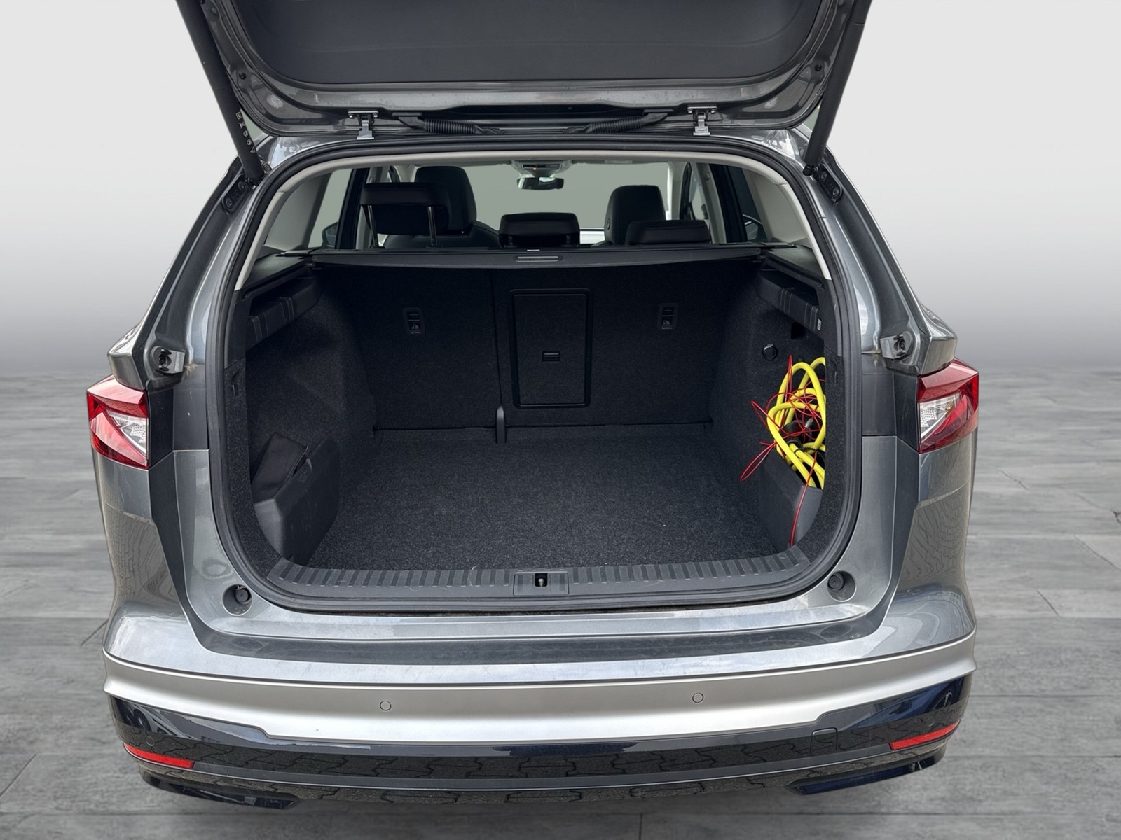 Skoda Enyaq 85 LOFT WÄRMEPUMPE PANO AHK CAM ACC LM20