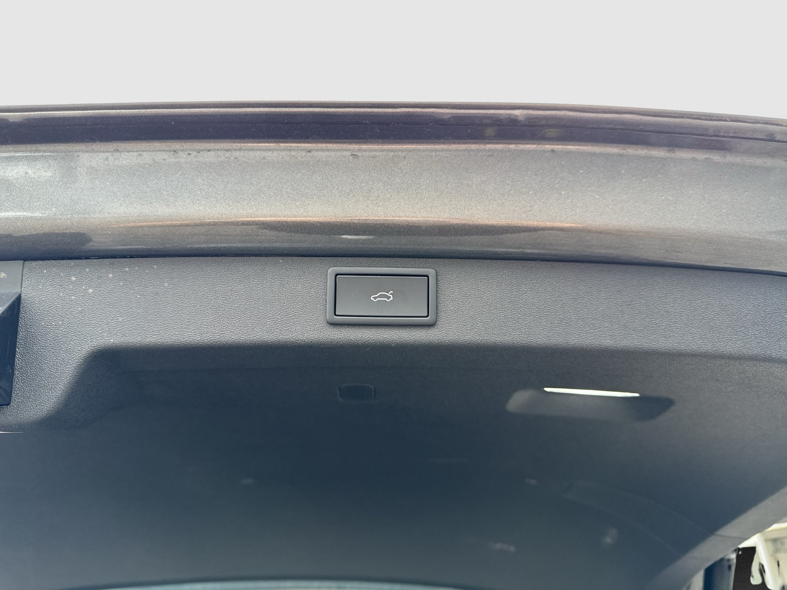 Skoda Enyaq 85 LOFT WÄRMEPUMPE PANO AHK CAM ACC LM20