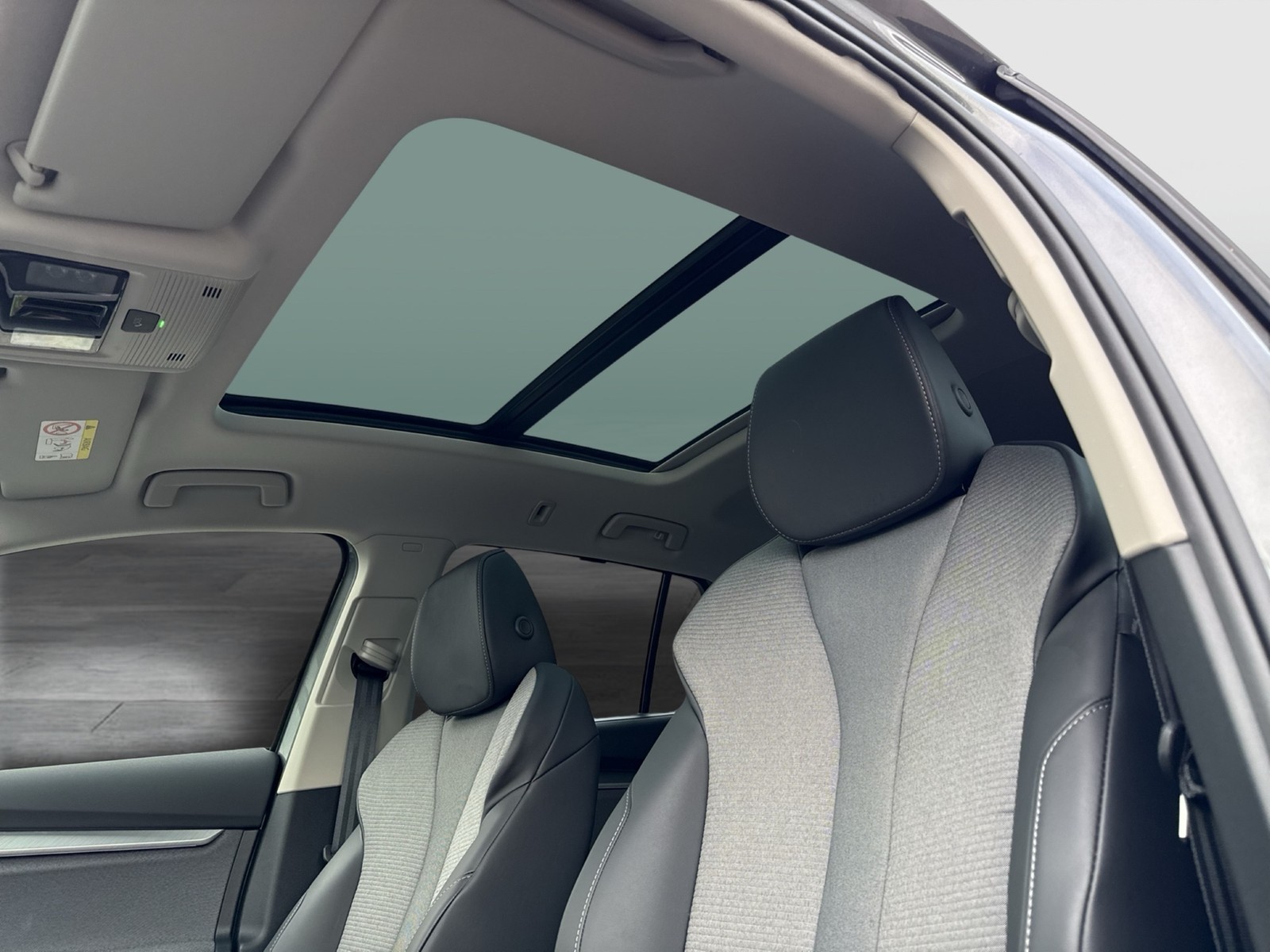 Skoda Enyaq 85 LOFT WÄRMEPUMPE PANO AHK CAM ACC LM20
