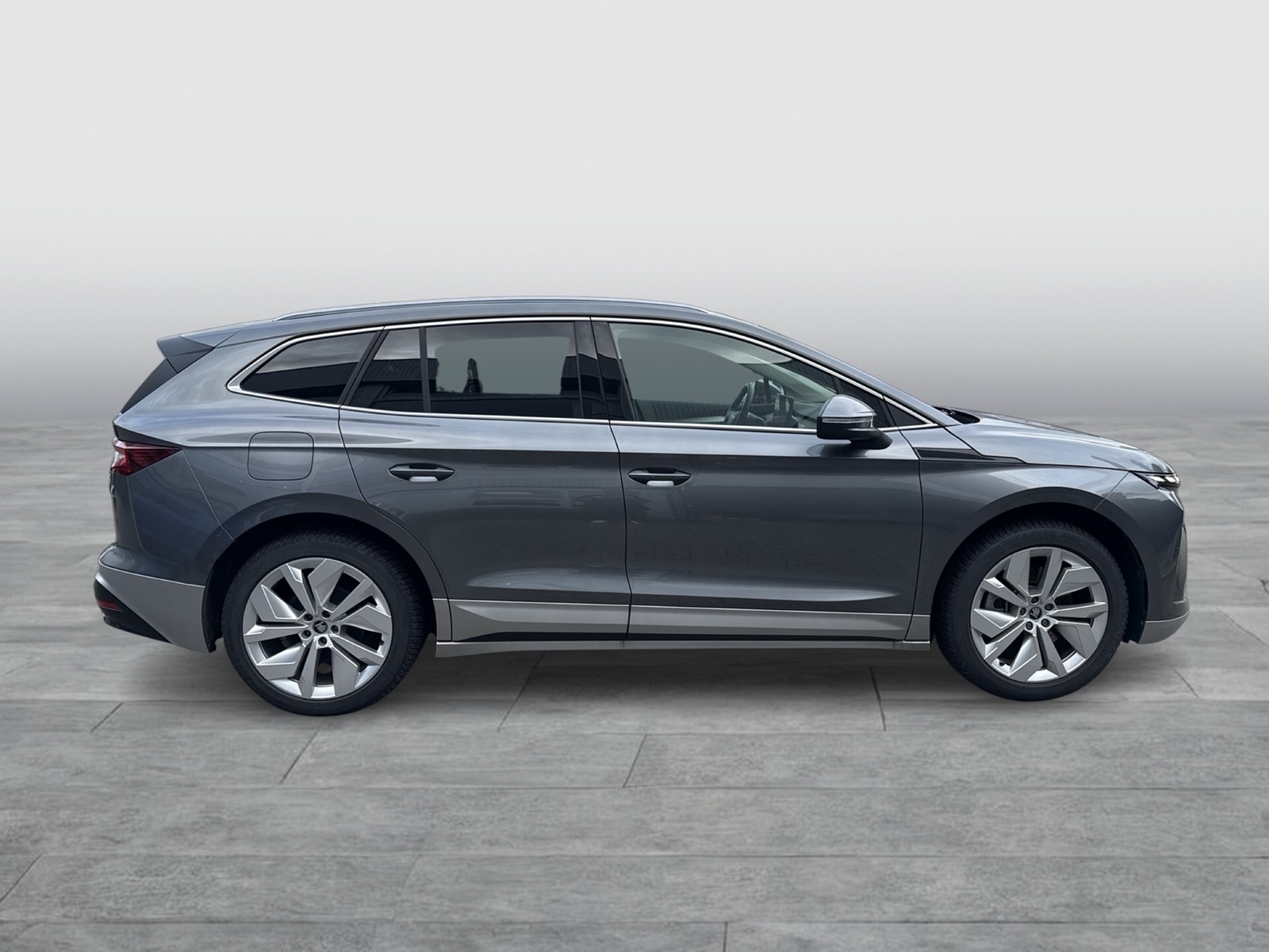 Skoda Enyaq 85 LOFT WÄRMEPUMPE PANO AHK CAM ACC LM20