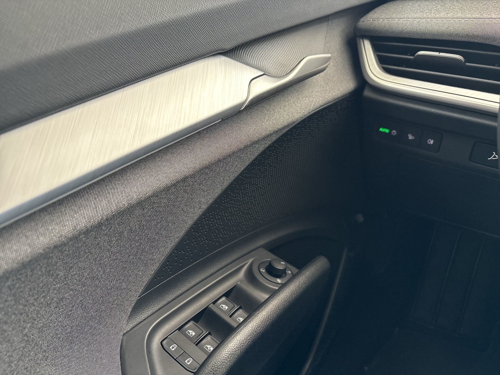 Skoda Enyaq 85 LOFT WÄRMEPUMPE PANO CANTON AHK 360°CAM