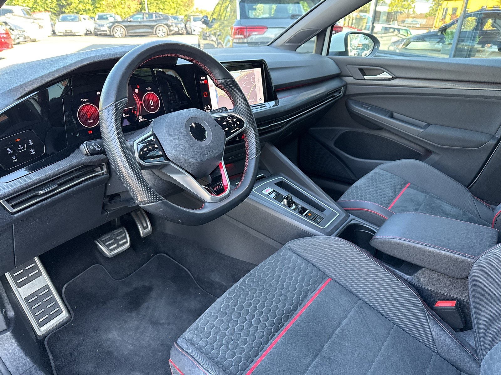 Volkswagen Golf VIII 2.0 GTI CLUBSPORT ACC LM18 NAVI SITZHZ