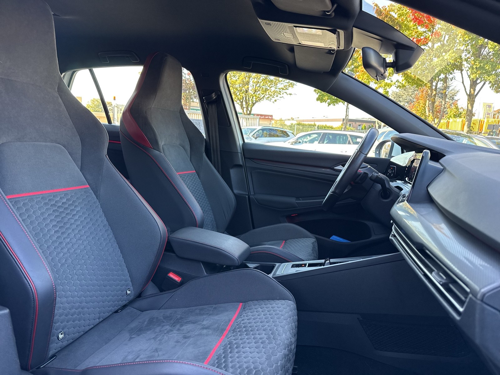 Volkswagen Golf VIII 2.0 GTI CLUBSPORT ACC LM18 NAVI SITZHZ