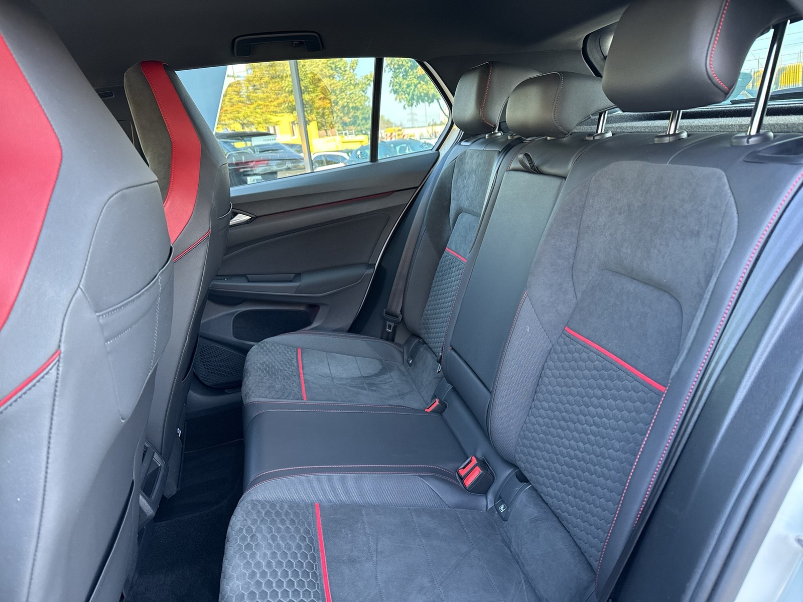 Volkswagen Golf VIII 2.0 GTI CLUBSPORT ACC LM18 NAVI SITZHZ