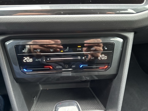 Volkswagen Tiguan 1.5 ELEGANCE ACC LM18 E-KLAPPE CARPLAY