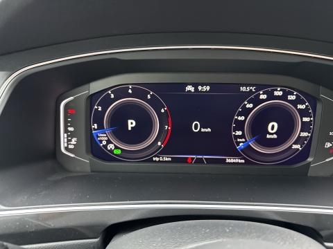 Volkswagen Tiguan 1.5 ELEGANCE ACC LM18 E-KLAPPE CARPLAY